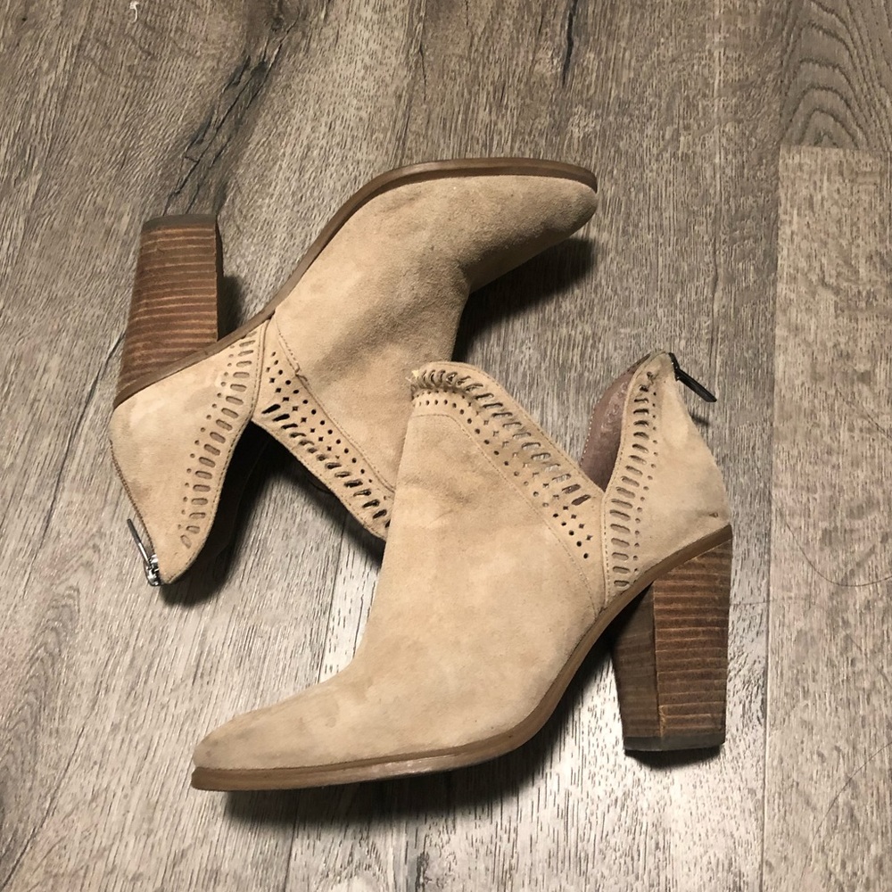 Vince Camuto ankle bootie with split V-shaft and lacy cut out in size 7